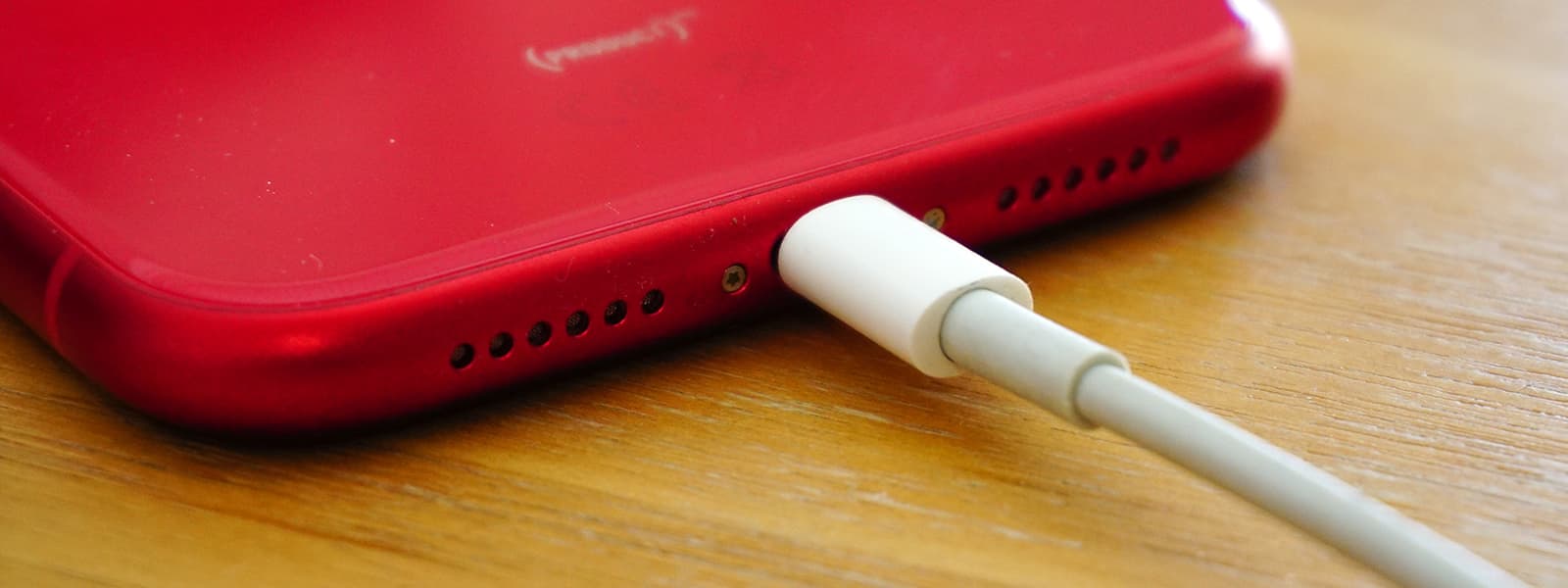 How to clean your Android's or iPhone's charging port